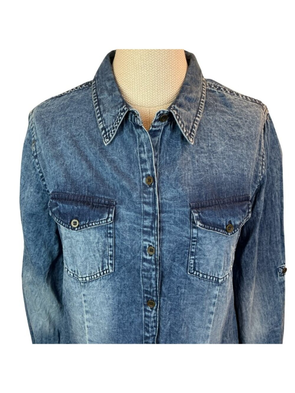 Lola P. Embroidered Cotton Denim Button-Up Shirt Womens Size Medium Blue - Picture 6 of 9